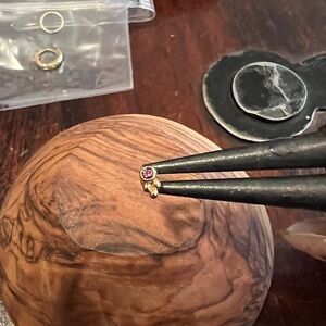 BVLA 14 karat gold and amethyst stud